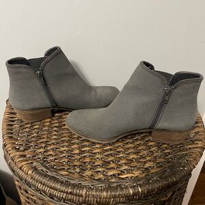 Kenzie Gray Textured Ankle Boots